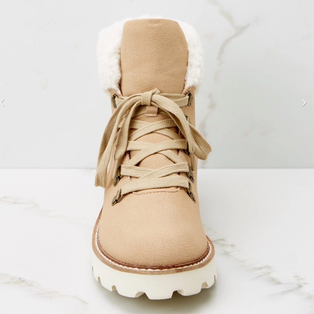 Size 6.5 Tan Lace Up Boots NWT (MAKE AN OFFER) - Picture 2 of 5